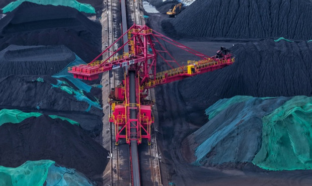 Пекін перевіряє вугільні шахти: компаніям загрожує зупинка за перевищення лімітів