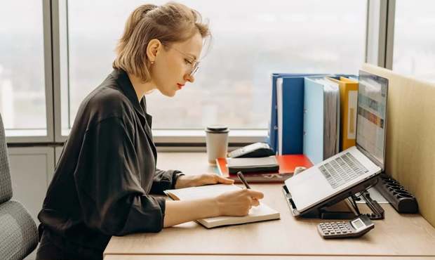 Майже 7000 ІТ-ФОПів закрили в Україні за пів року