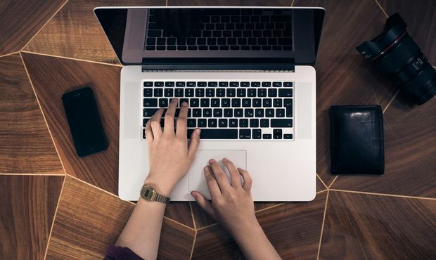 Половина українських айтівців хоче виїхати за кордон