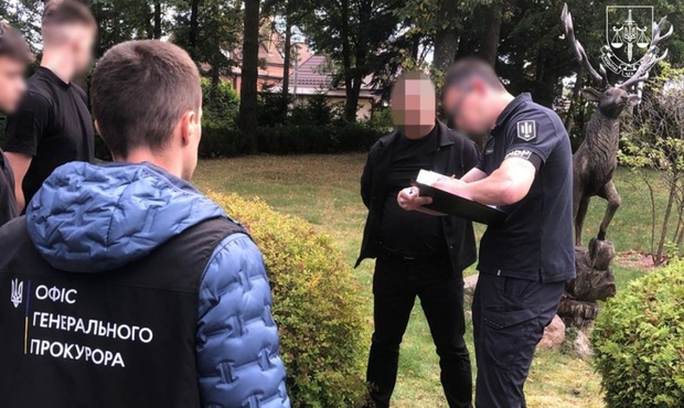 Посадовець "Лісів України" вимагав з підрядника хабар 3 мільйони