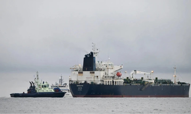 У серпні 43,6% перевезень російської нафти морем забезпечили "підсанкційники"