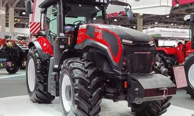 Обвалився найбільший в Росії виробник сільгосптехніки