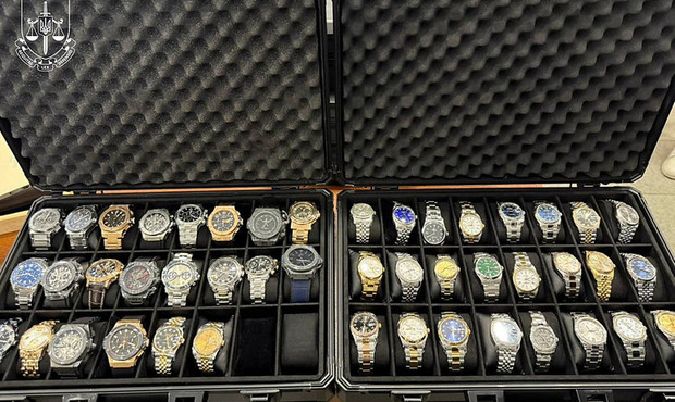 Коштовності та годинники на 10 мільйонів доларів: БЕБ викрило контрабандистів