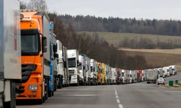 Через тиск Росії на імпортерів з Китаю торгівля обвалилася