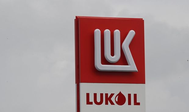 Велика нафтокомпанія РФ розпродає міжнародні активи після санкцій США