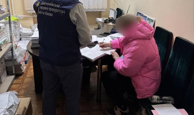 У Києві головбух купила собі квартиру за незаконно перераховані 8 мільйонів компанії