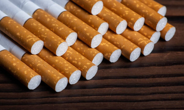 В Україну йде менше контрабандних сигарет