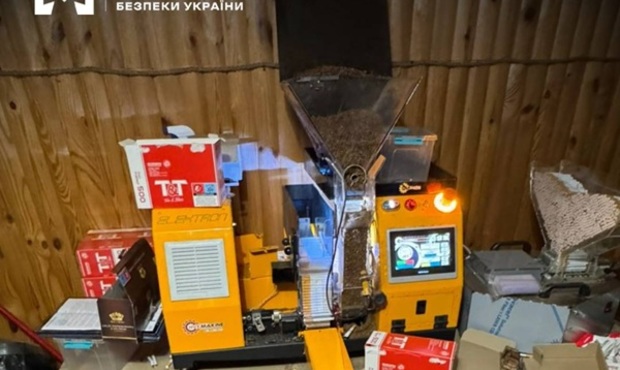 На Київщині ліквідували незаконне виробництво сигарет: які масштаби