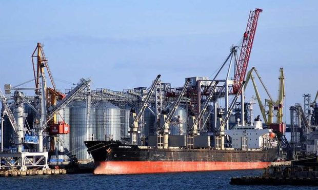 Українські морські порти за рік виконали план перевалки на понад 95%