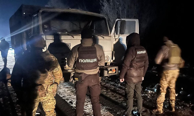 Врізалися в нафтопровід "Укрнафти" і викрадали нафту: викрито злочинну групу "Тернова"