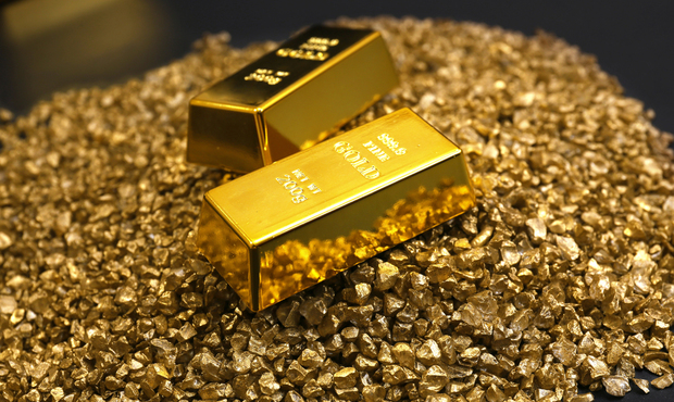 Золото подорожчало до рекорду на тлі ескалації на Близькому Сході