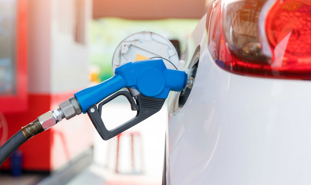 АМКУ перевіряє АЗС на змову після стрибка цін на пальне