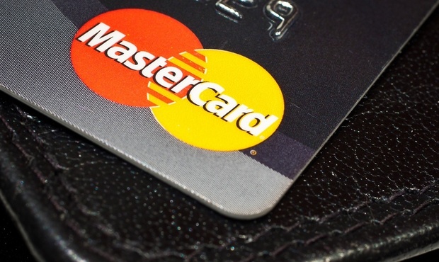 MasterCard скаржиться на збитки від роботи з банками