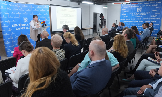 Кредитувати не можна, чекати. Коли ж банки переставлять кому?