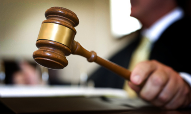 Банки-банкрути не закривають через судові заборони