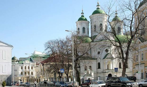 ФГВФО повторно виставив на продаж будівлю-сусідку Покровського монастиря у столиці