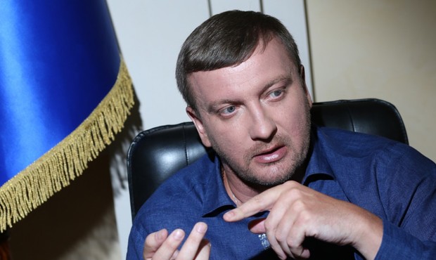 "Бонуси" держвиконавцям оплачують боржники – міністр