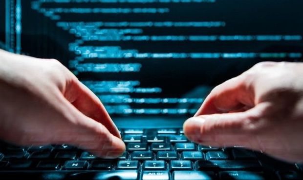 Хакери вкрали в банку Пінчука майже мільйон доларів