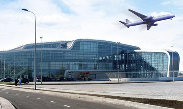 Львівський аеропорт тимчасово припинив обслуговувати рейси Yanair через борги